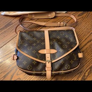 Louis Vuitton Saumur crossbody size 30 AUTHENTIC